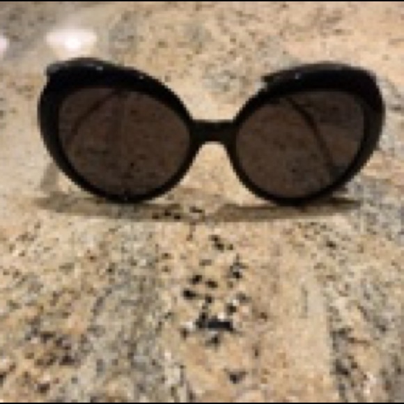 Balenciaga Sunglasses - Picture 3 of 4